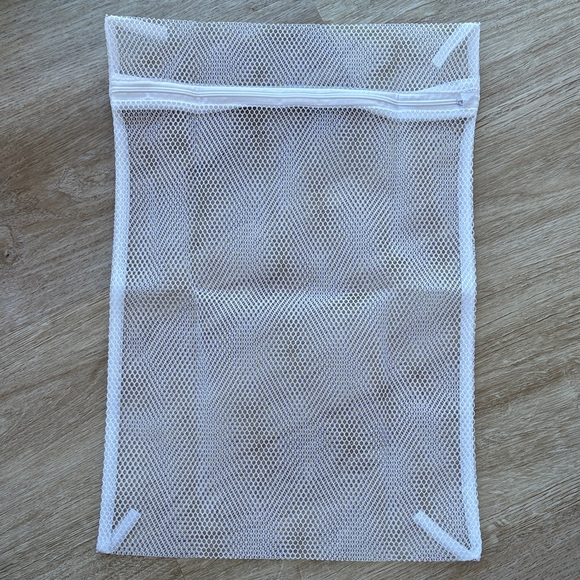 Laundry Net White Mesh Bags For Delicate Items - Set of 5 - Picture 3 of 3